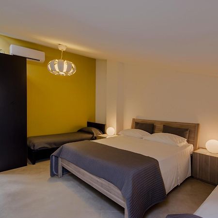La Scivola Rooms Aci Castello Esterno foto