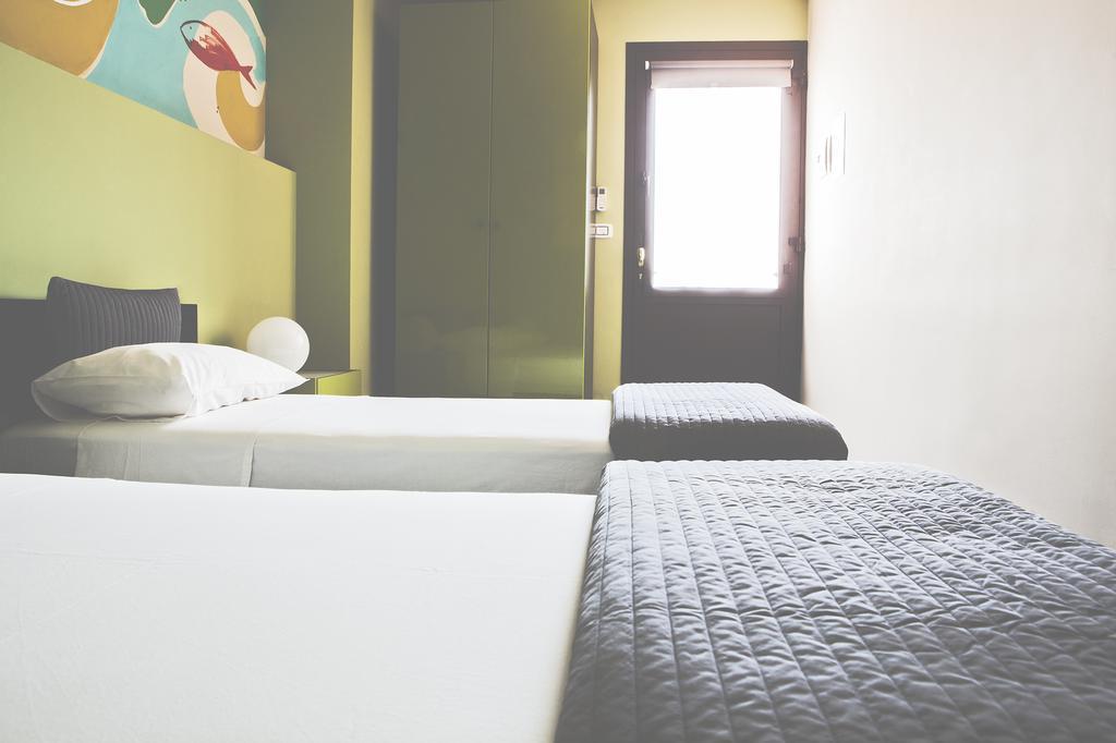 La Scivola Rooms Aci Castello Esterno foto